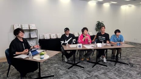 【〜3周年記念放送〜月刊　光おにいさんと一緒♪supported by animelo♯33・番組レポート】
20年ぶりに「E.M.U」メンバー大集結！
オススメ楽曲にのせて『卒業M』の青春をプレイバック
当時のＣＤジャケットを再現する場面も
～番組終了後の5人の感想動画が到着～