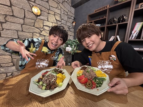 【山下大輝のご褒美番組「肉ッキング#9」・番組レポート】
山下大輝、ゲストの声優・仲村宗悟と
夏にピッタリの麺料理に山盛りの肉を乗せて爆食！
〜カオスだった過去回を振り返るシーンも〜