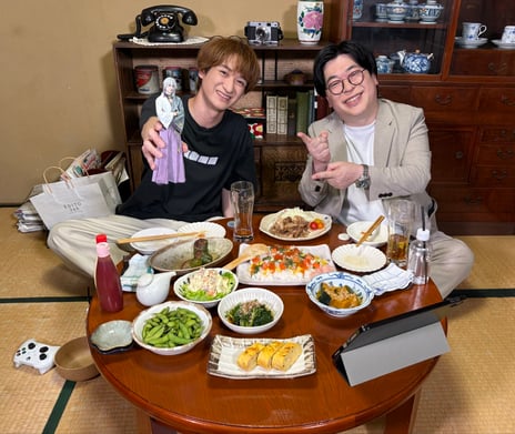 【キスマイ宮田のニコ生やったってit’s Alright!・
番組レポート】
宮田俊哉、38歳の誕生日当日に生配信
ファンに感謝を込めて
DOMOTOの『Anniversary』をギター弾き語り