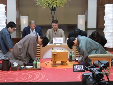 「第3期叡王戦」決勝七番勝負 閉幕
高見泰地 新「叡王」誕生
~4連勝で初タイトル獲得、七段昇段~