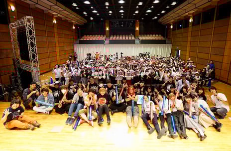 群馬県東吾妻町でニコニコ町会議を開催
地元団体「岩櫃城 忍びの乱」が圧巻のパフォーマンスを披露
~山本一太 県知事からのサプライズビデオメッセージも~