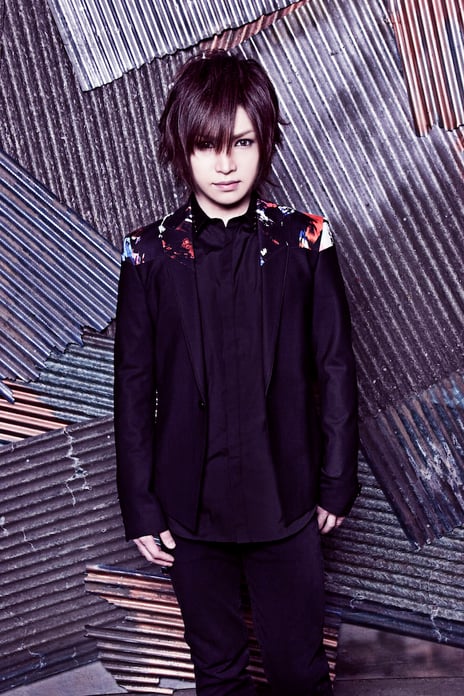 ゴールデンボンバー・鬼龍院翔
35歳のバースデー特番放送決定
~カラオケボックスでまさかのひとりぼっちパーティー!?~