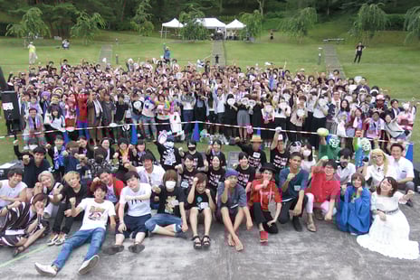 岩手県岩手町でニコニコ町会議を開催
町内人口を超える1万4000人が来場
～新幹線はやぶさ号の特別停車や臨時列車も運行～