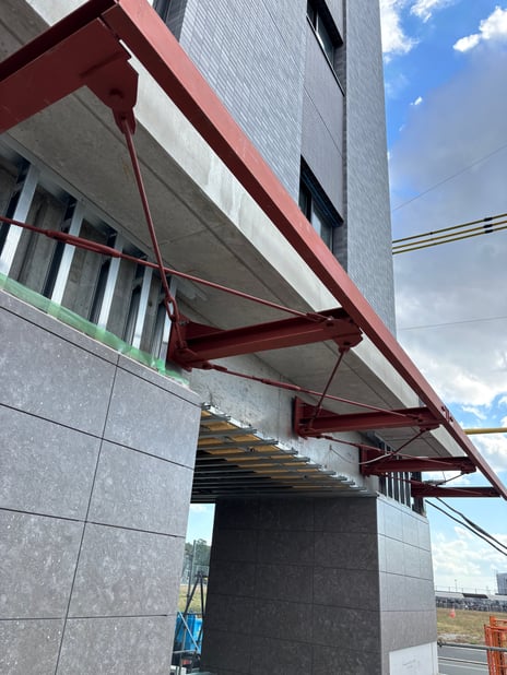 静岡県　パネル下地鉄骨工事